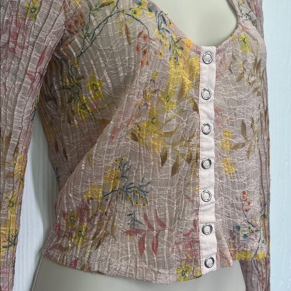 Free People - We The Free Angelina Sheer Floral Print Button Down Crop Blouse XS - Picture 4 of 11